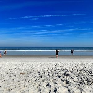 Let's empty my closet!